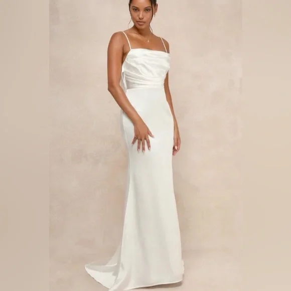 Lulus Women’s Satin Backless Gown in Bridal White Sz S - Picture 2 of 13